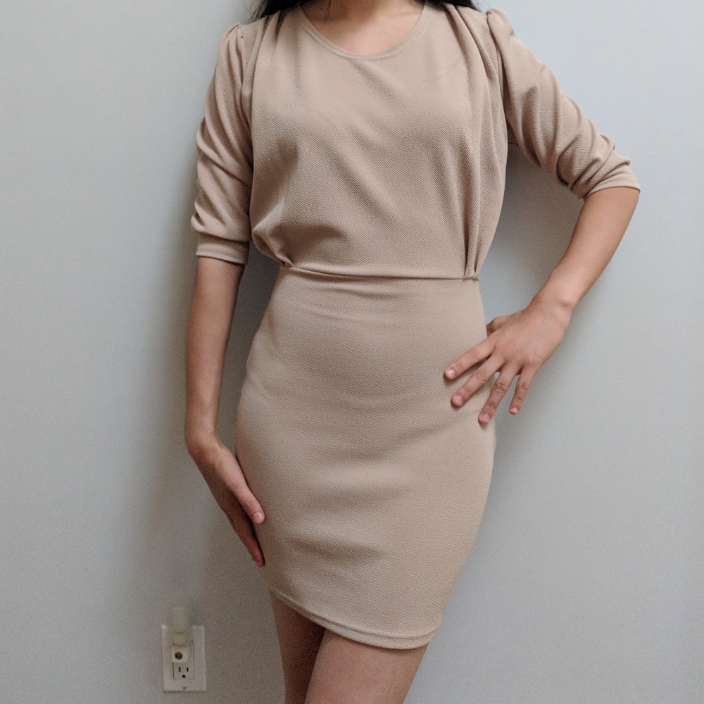 Beige half-sleeve bodycon dress